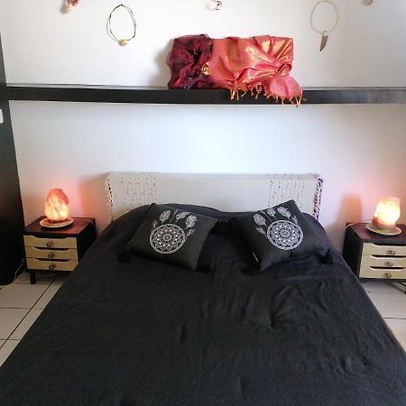 Jolie Chambre Climatisee Avec Balcon Chez L'Habitant Saint Pierre Exterior foto