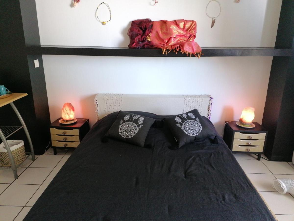 Jolie Chambre Climatisee Avec Balcon Chez L'Habitant Saint Pierre Exterior foto